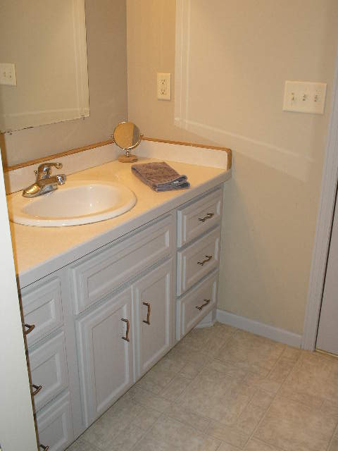 Bathroom cabinet redo with Rustoleum Kit
